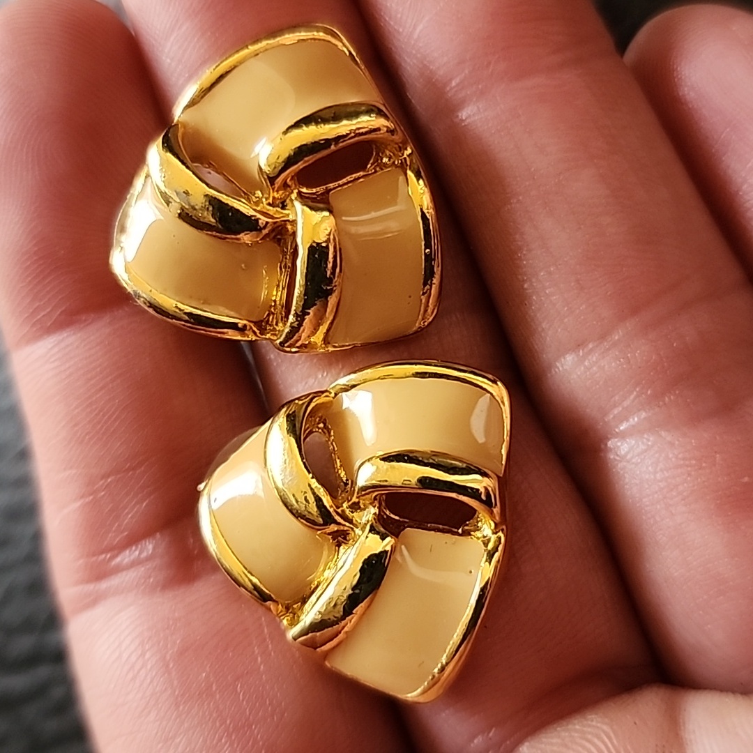 Vtg Earrings Vtg Earrings